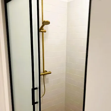 Cozy 1-bedroom In The City Centre *